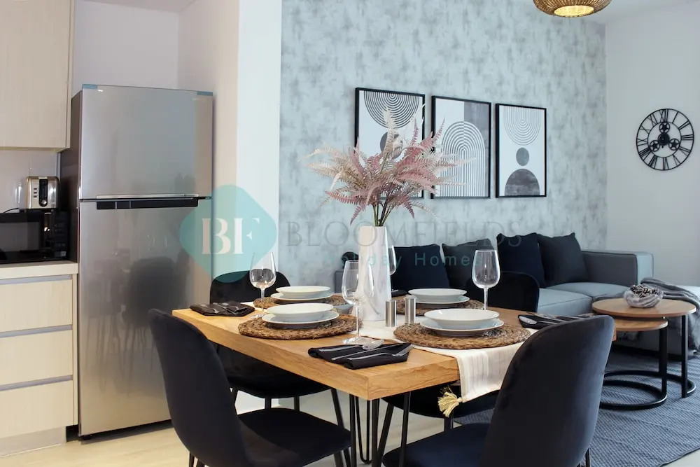 Stunning canal view apartment Yas island