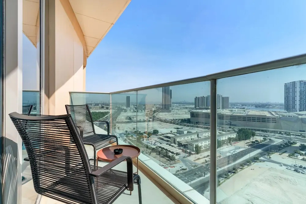 Silkhaus Exclusive 1BR Stay at Julphar Tower