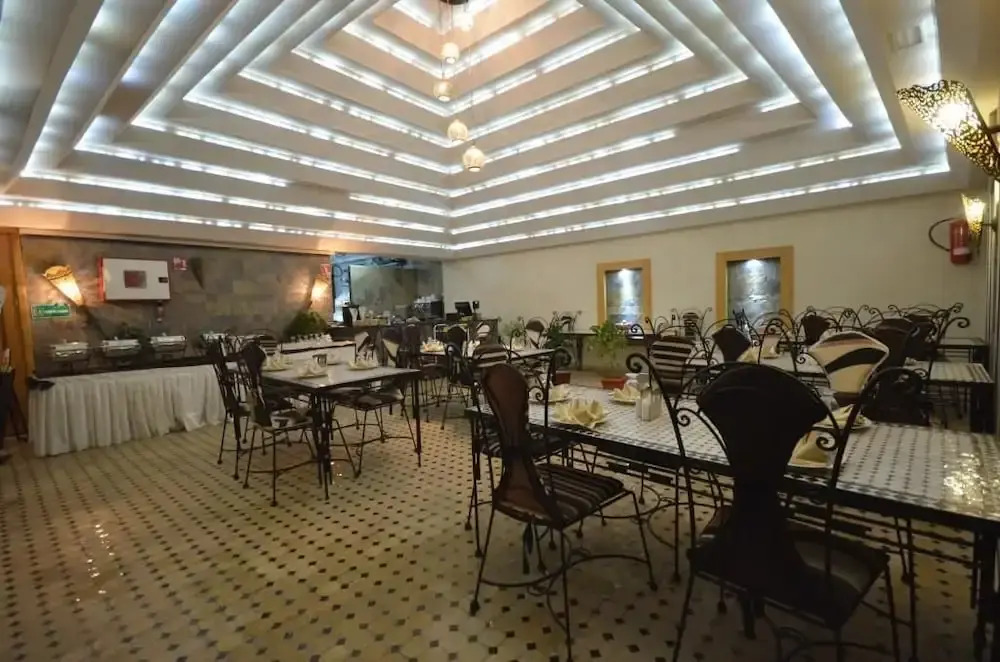 Hotel Pyramides