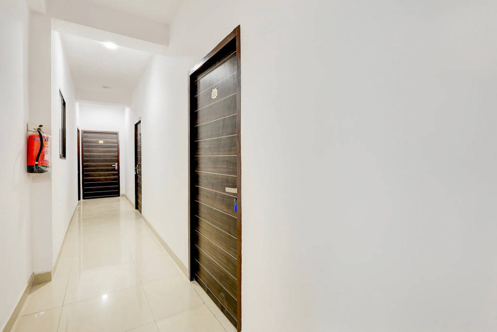 Collection O Sector 7 Dwarka Formerly Aakarshan Residency