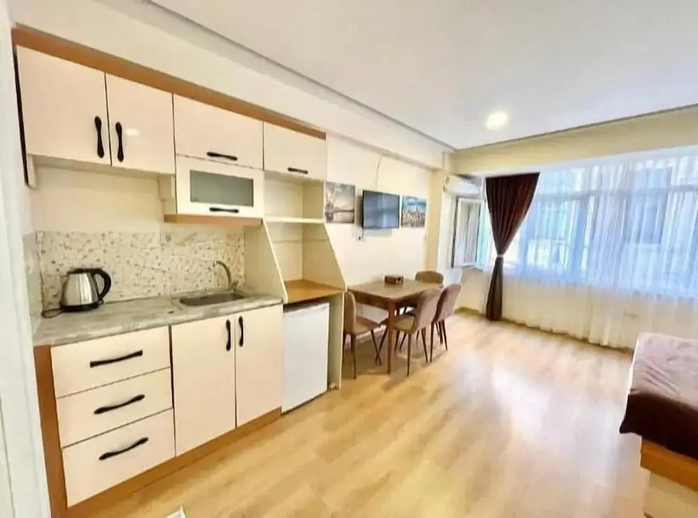 N-V Suites