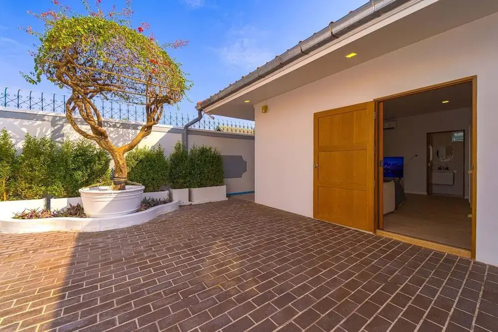 5 Bedroom Pool Villa In City Center- Bv1