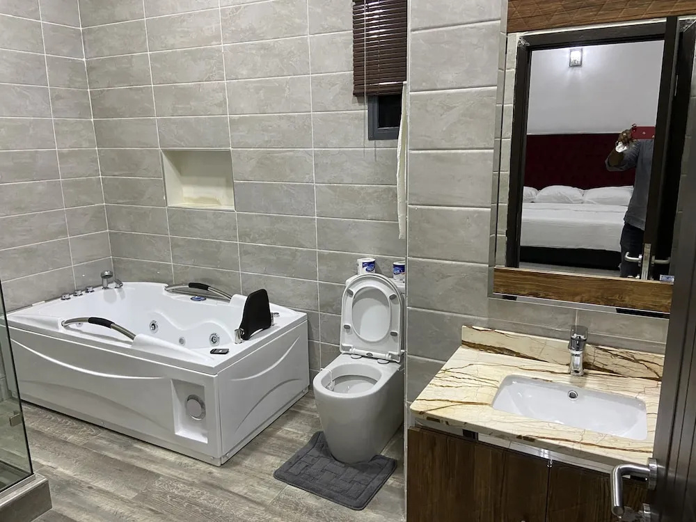 Luxurious and Inviting 4-bed House in Chevro-lekki