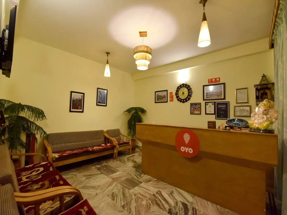 OYO 12735 The Manali Lodge