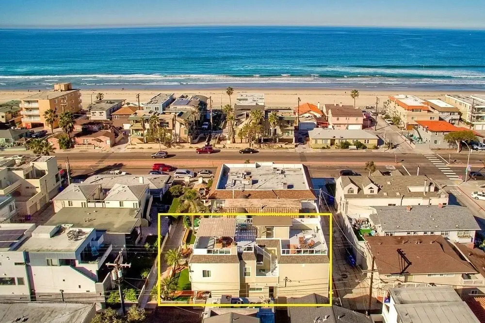 Little Pearl 2 Bedrooms 1 Bathroom Condo