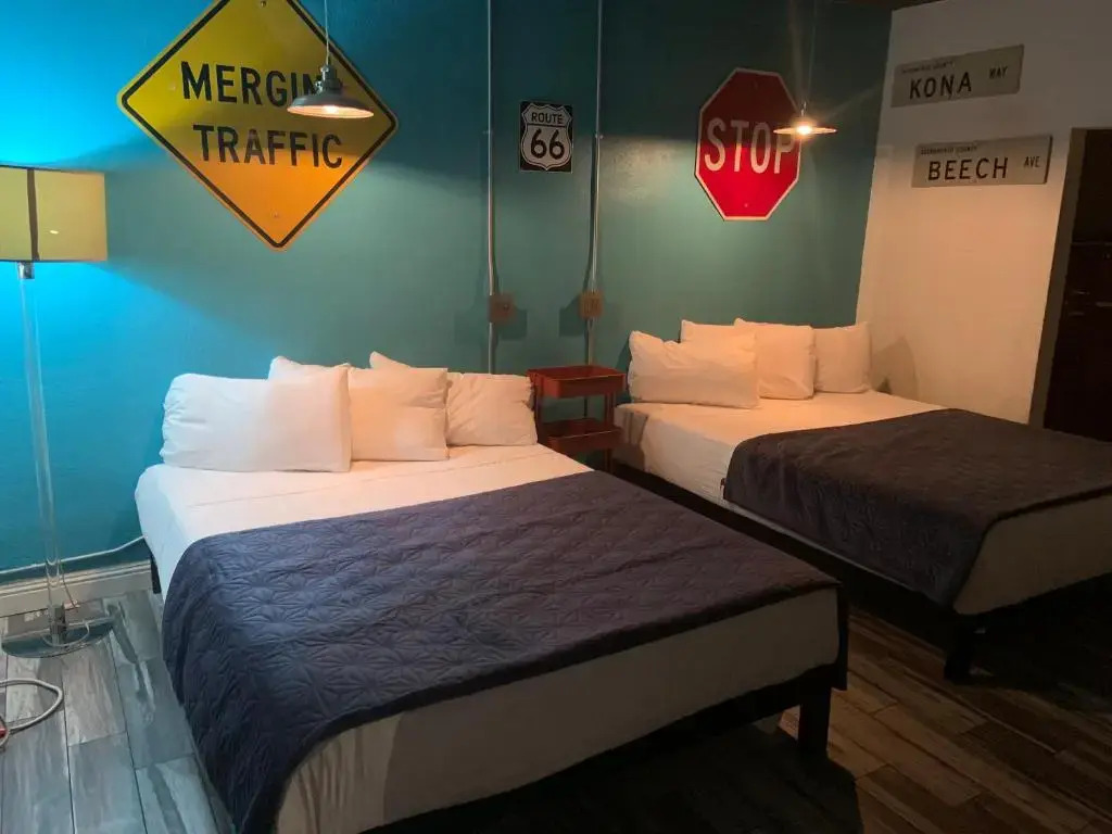 Desert Hills Motel