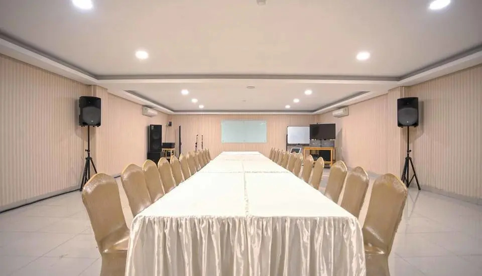 Igloo Hotel Cibitung