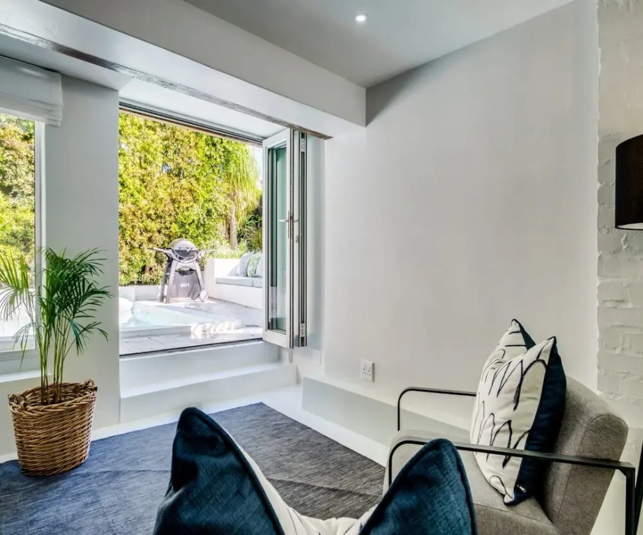 Instow Cottage in Cape Town