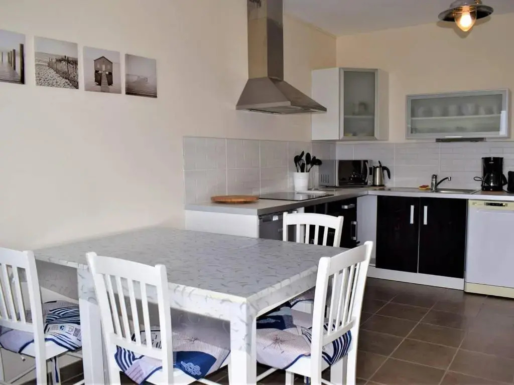 Appartement Trégastel, 3 pièces, 4 personnes - FR-1-368-11
