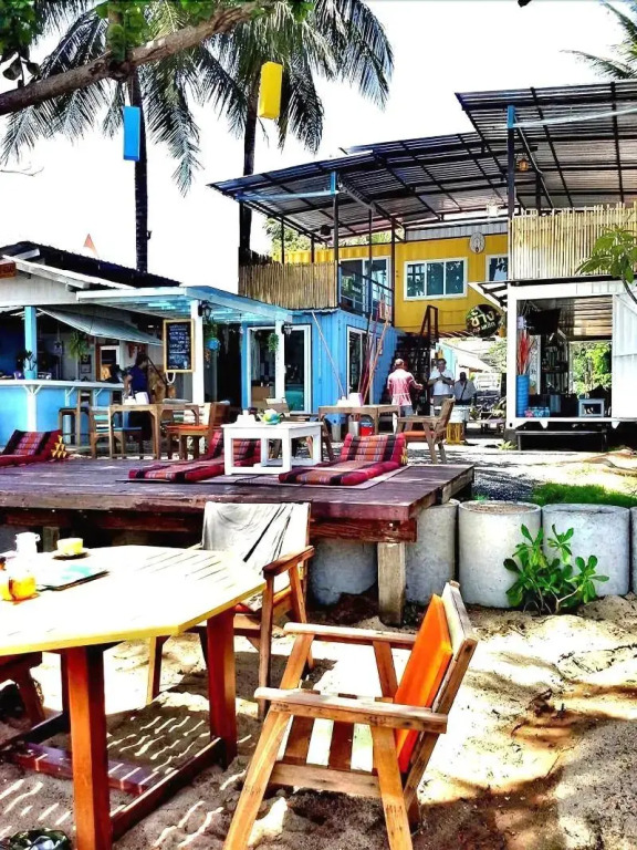 Think & Retro Cafe Lipa Noi Samui