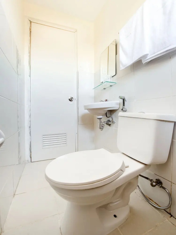 V-Cat Apartelle by OYO Rooms