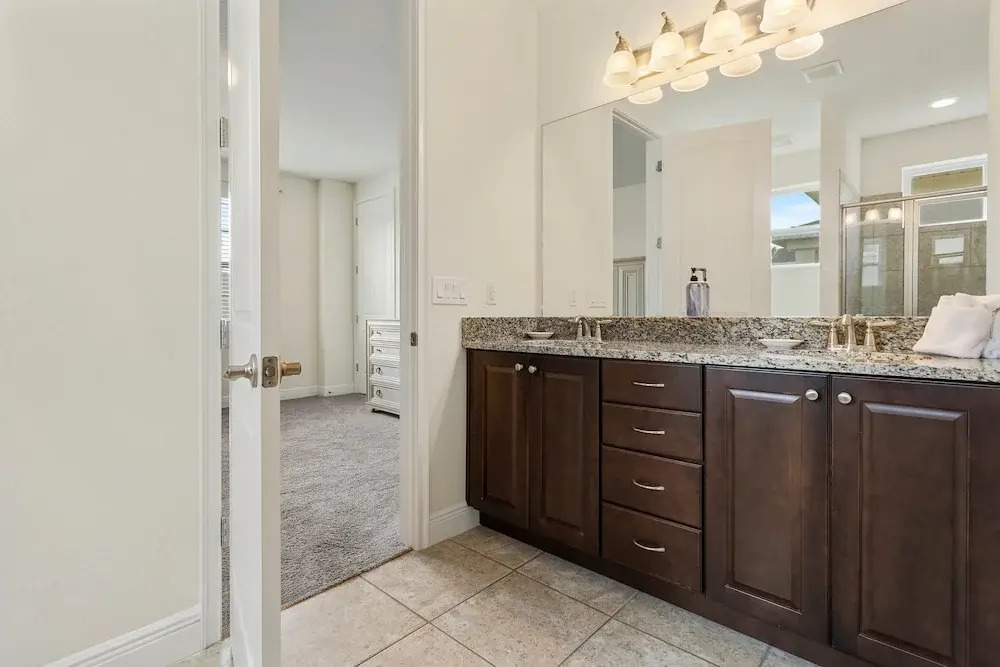 331-8-pc-perfectly Furnished With Games and Movie