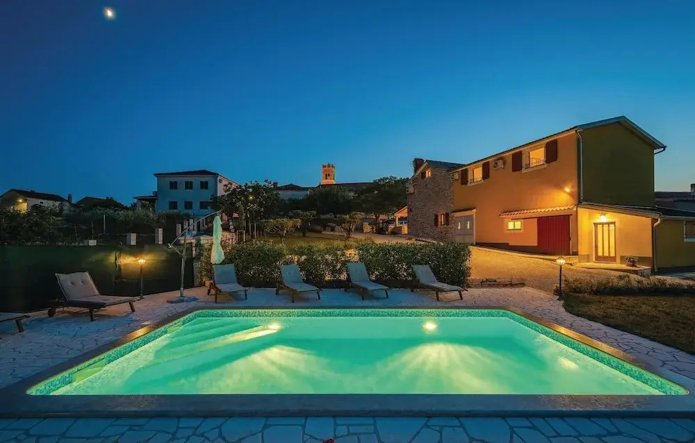 Nice Home In Nova Vas