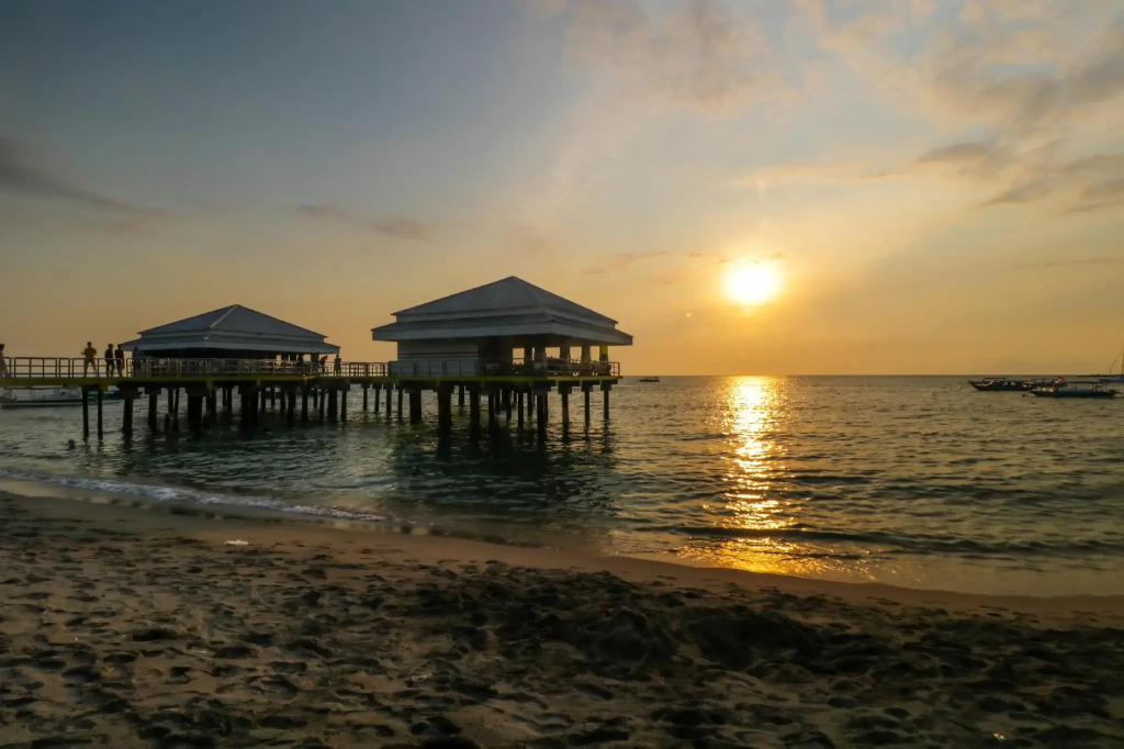 OYO 1695 Royal Senggigi Hotel