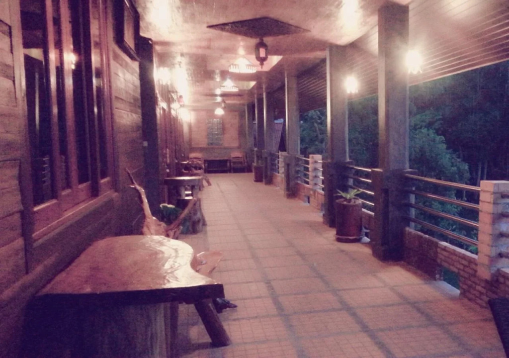 Sea Rock Resort