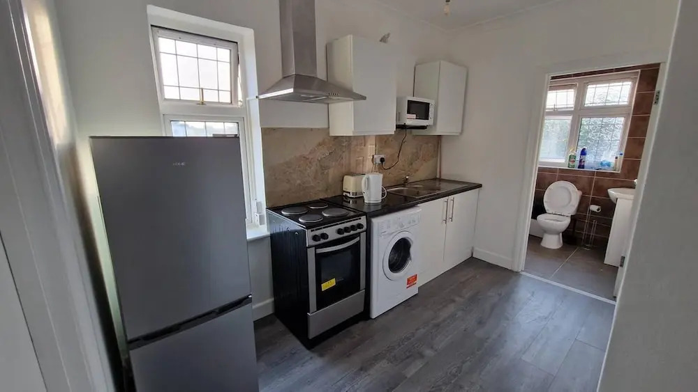 Captivating 2-bed Apartment in Ilford