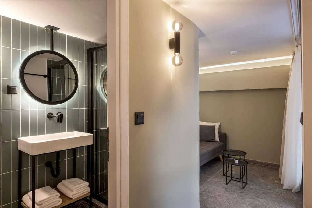 Bonnie Athens by Nin&Bau