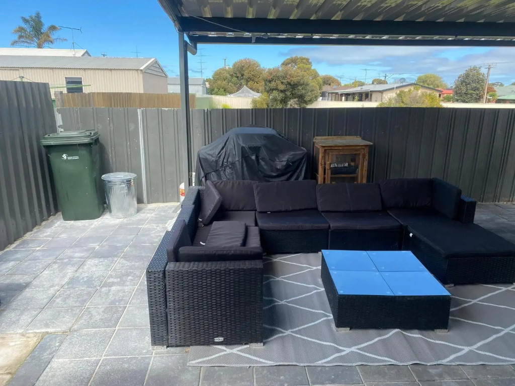 Investigator Beach Breeze Apartments U3