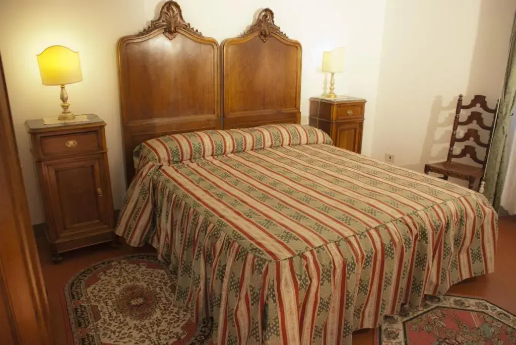 Anacleto via Castello 48