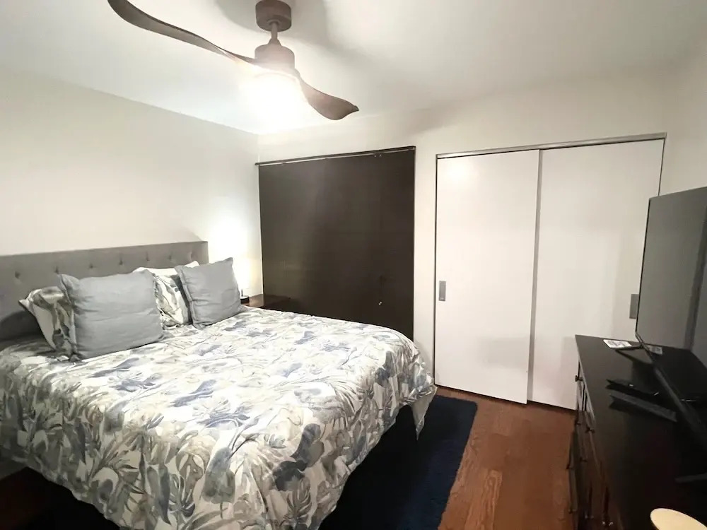 1622 Live oak Park