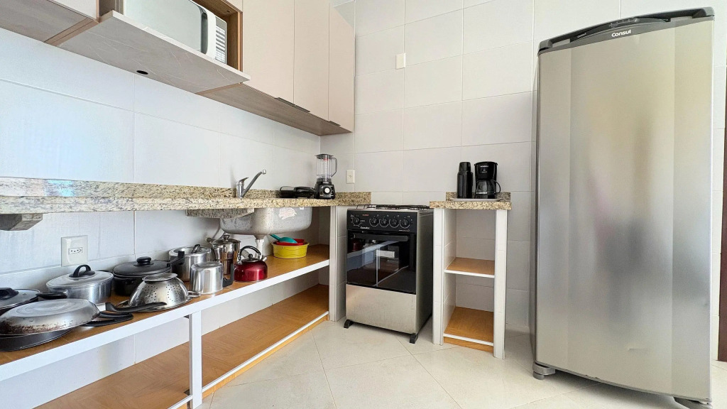 2 QUARTOS em CONDOMÍNIO TRANQUILO com PISCINA Estacionamento coberto  PARQUINHO para CRIANCAS - Cozinha Completa, VENTILADO, nascente, AR CONDICIONADO  800m da praia do PORTO DAS DUNAS e BEACH PARQUE - Ceará