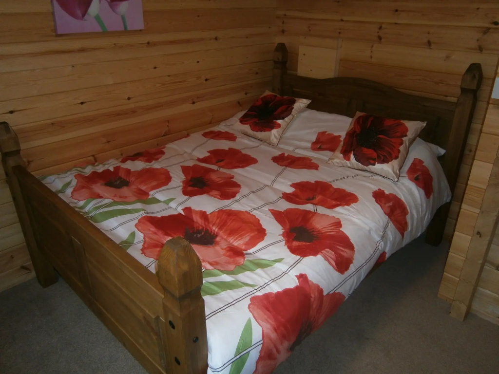 Long Mountain Centre Log Cabins