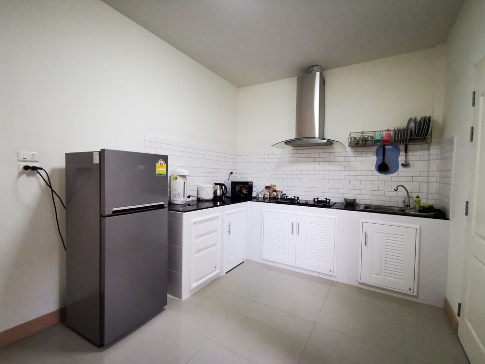 1314a Homesat Night Market Near Airport Old City Free Pick up for 3 Days