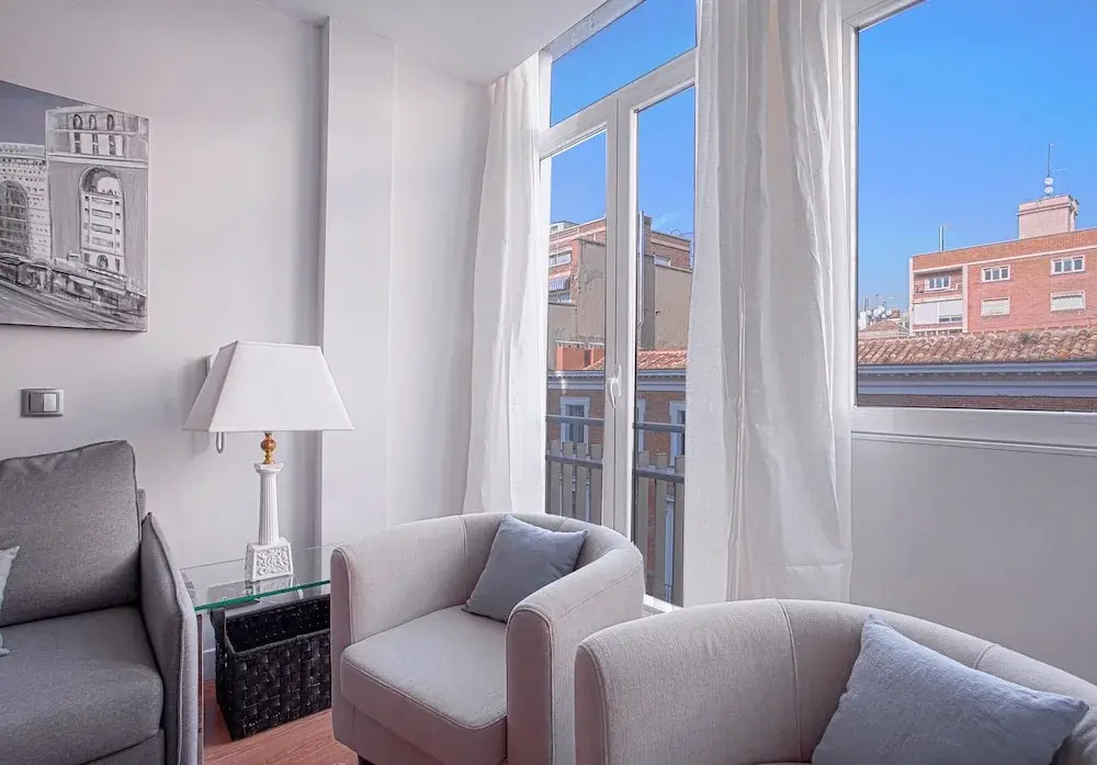 Cozy & Bright 1 Bd Apartm one Step Away Form Retiro Park. Retiro III