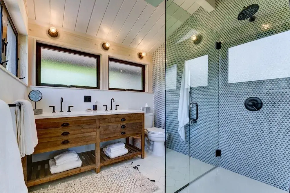 Haena Beach House 2 Bedroom Home by RedAwning