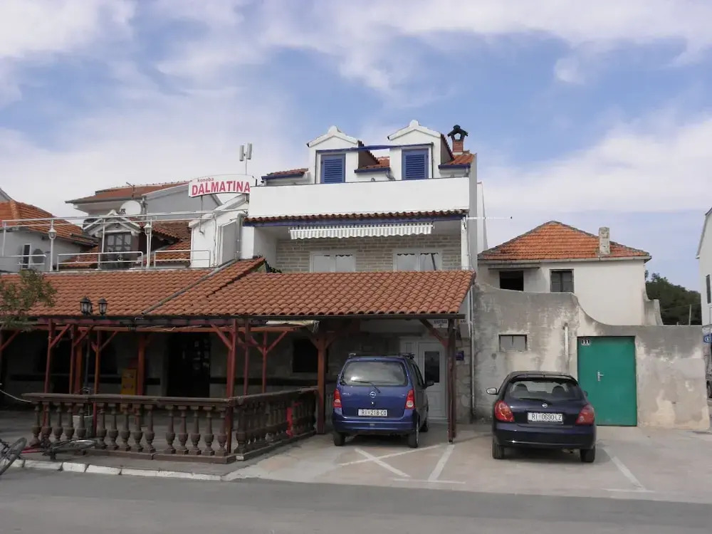 Mar - 10 m From sea - A1