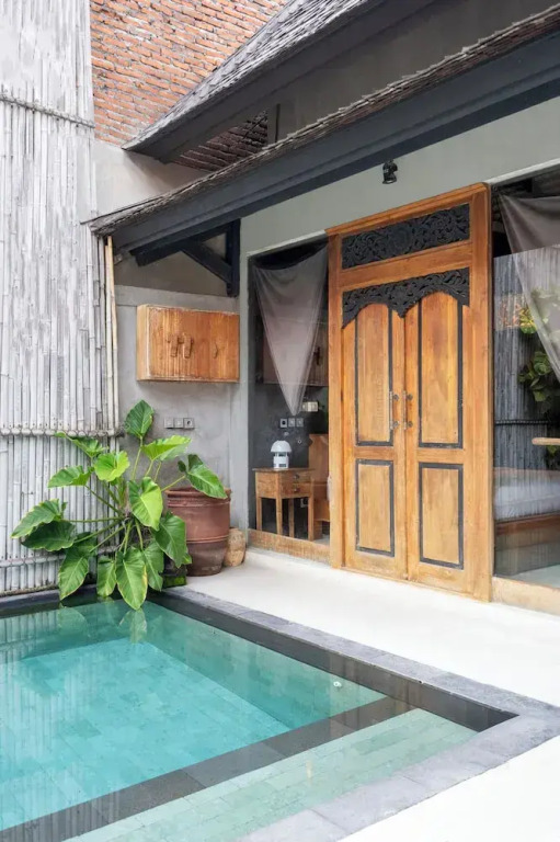 Black House Villa by Betterplace
