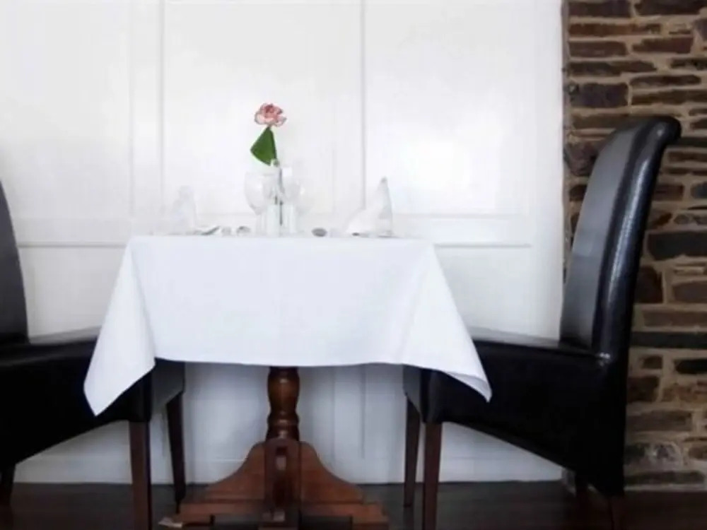 Eliot House Hotel