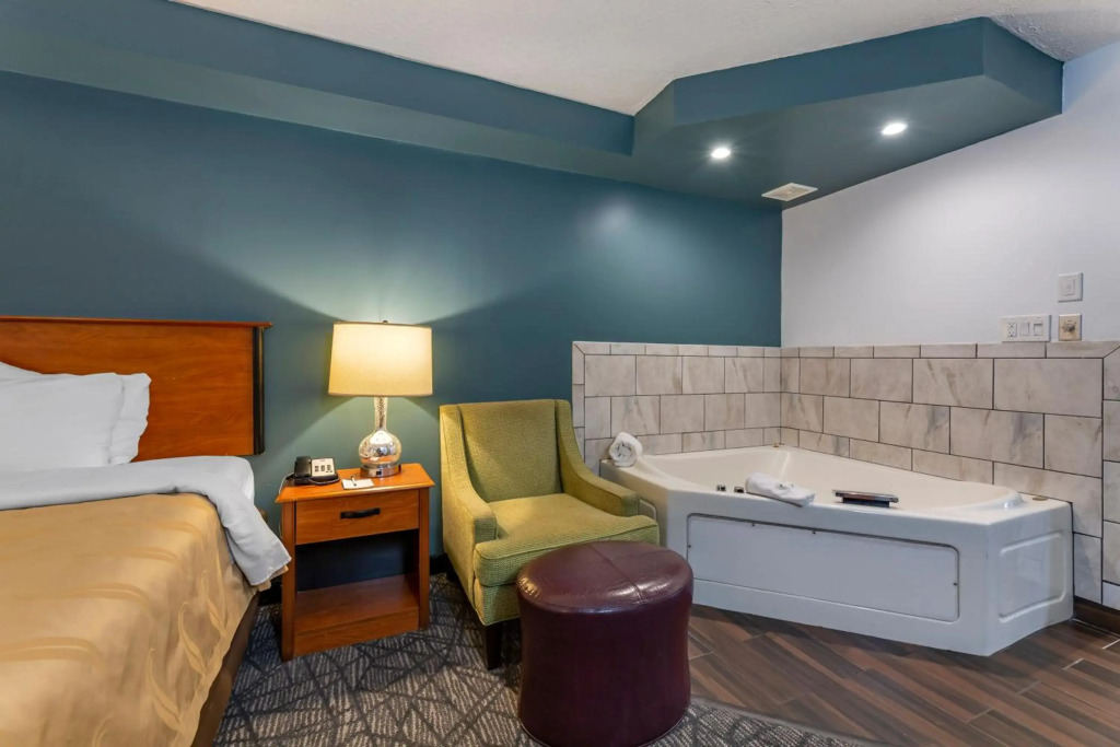 Quality Inn Austintown-Youngstown West