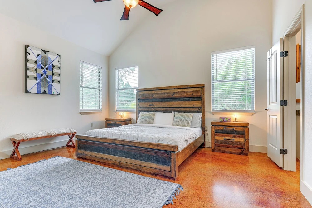 San Marcos Home w/ Fire Pit ~ 10 Mi to Downtown!