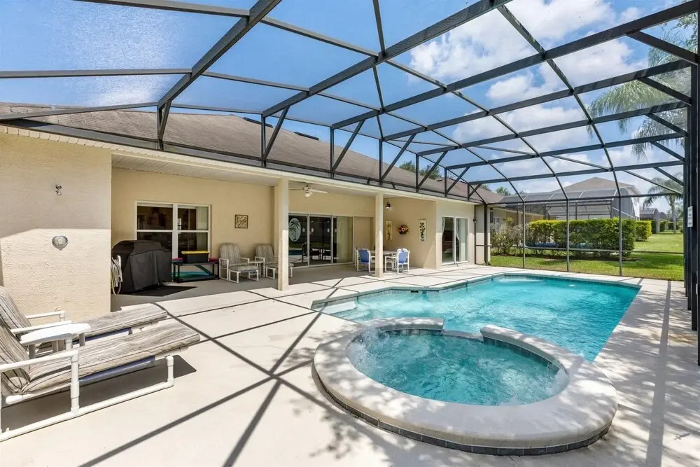 Stunning 4 Bed Pool Villa Located Just Minutes From the Orlando Area Attractions - 405
