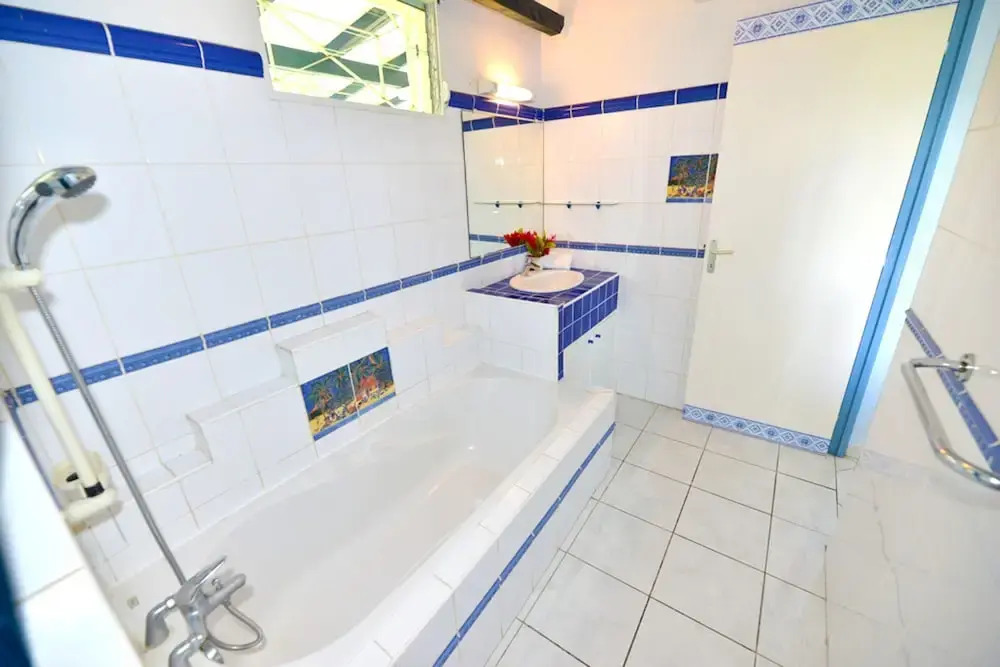 Apartment With 3 Bedrooms In Aytre With Enclosed Garden And Wifi
