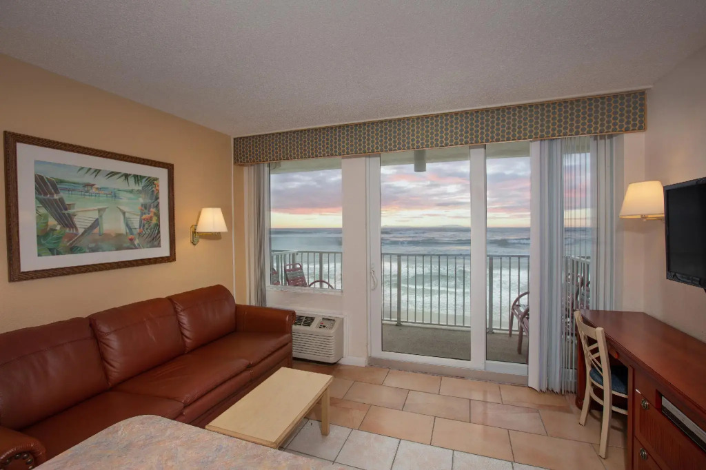 Harbour Beach Oceanfront Resort