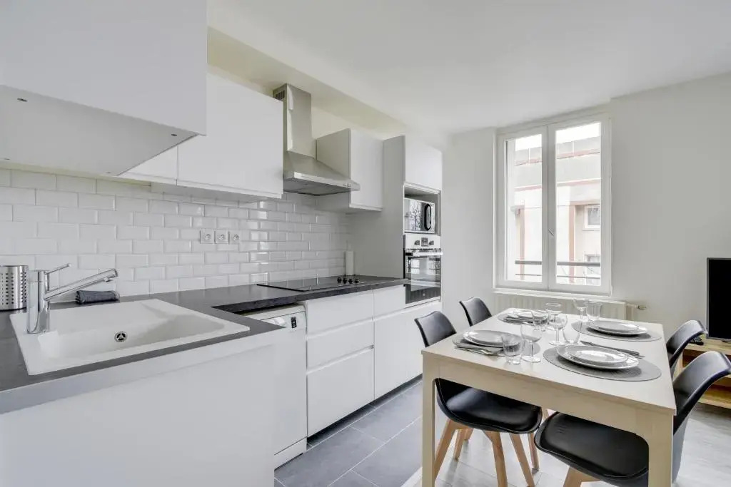 Chic and spacious apart with parking
