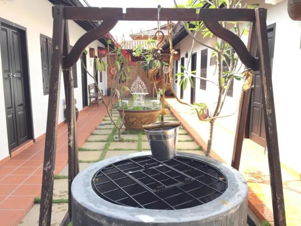 De Villa Courtyard