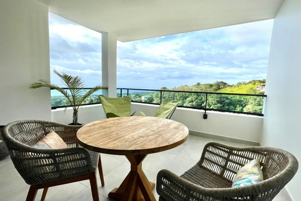 Mititai condo sea view & pool the quiet place near the airport