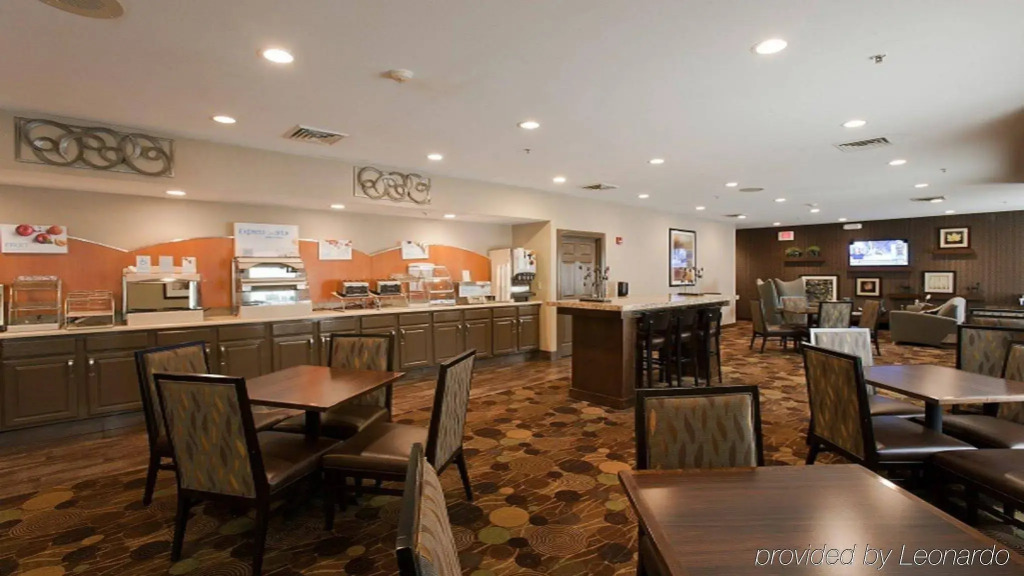 Holiday Inn Express & Suites Chicago Deerfield Lincolnshire by IHG