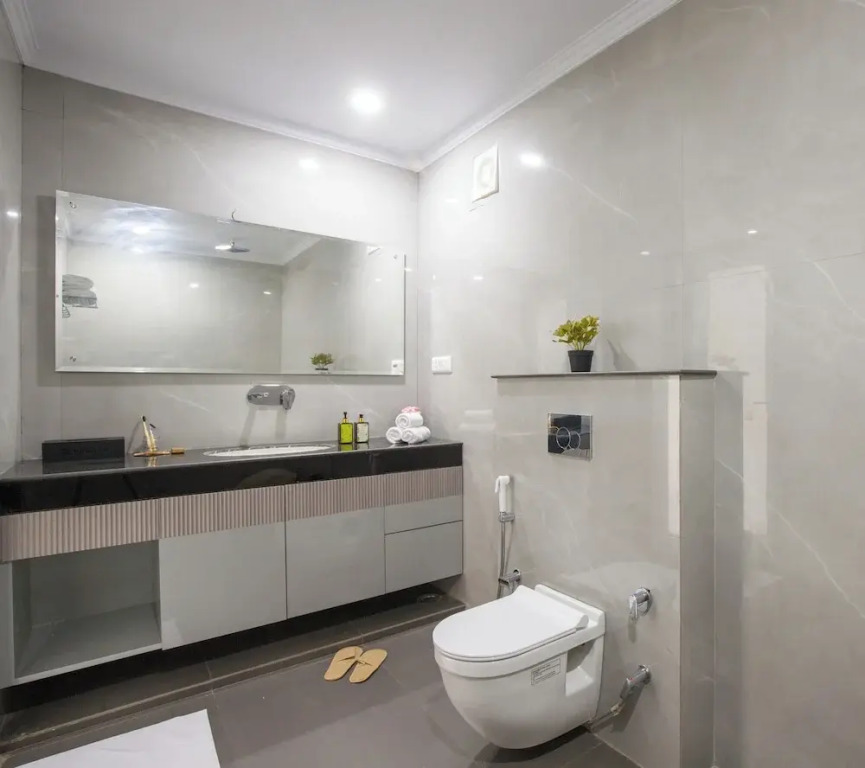 ELIVAAS 6 BHK Farmhouse with Pvt Pool & Garden - Enchantia