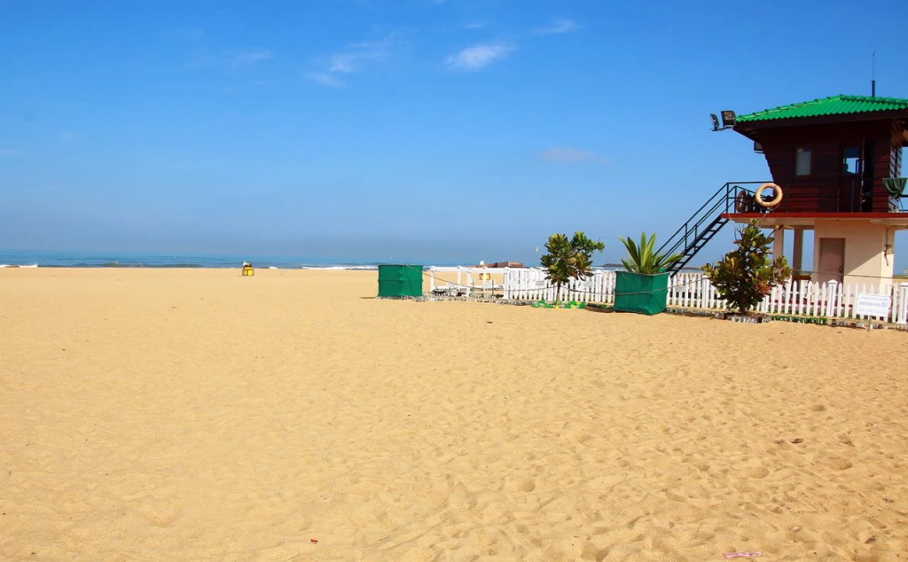 Honey Beach Inn