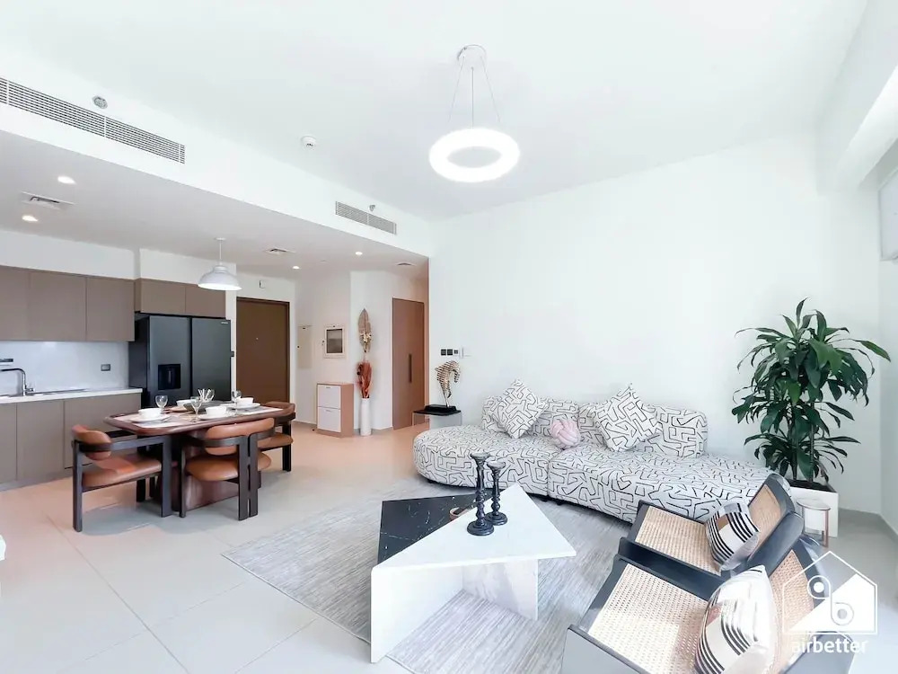 Luxurious 2B with Breathtaking Views Downtown