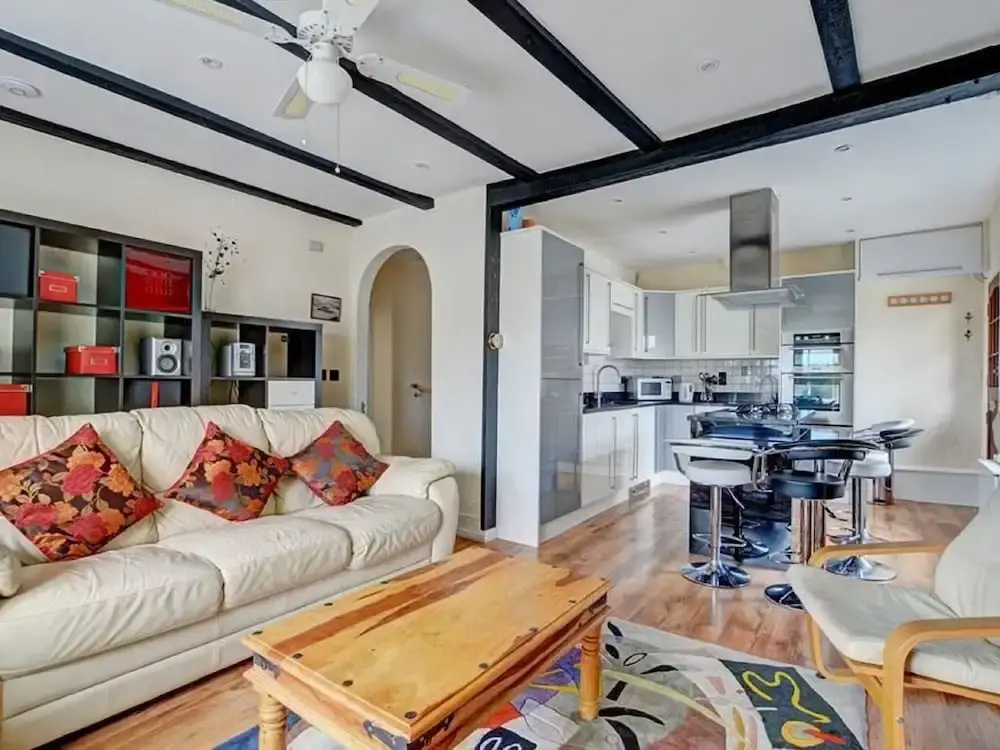 Fantastic Apartment, Overlooking the Sensory Garden With Harbour and Beach