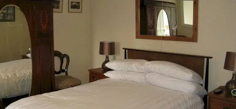 Greyhound Inn