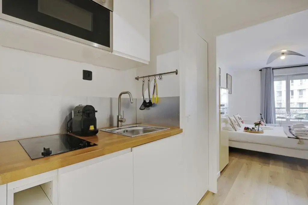 Buttes Chaumont - Sunny 2P apartment