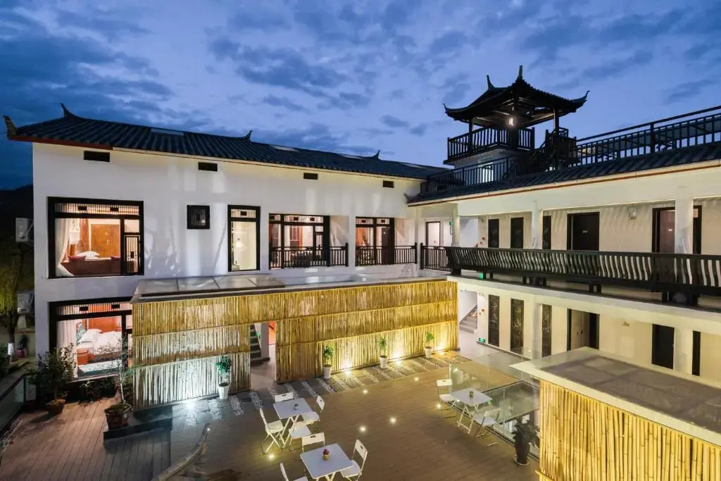 Lijiang Gemmer Hotel