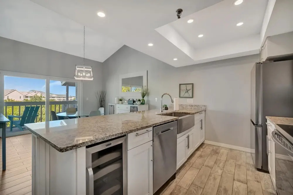 Beach Access Heated Pool Resort Condo for 8