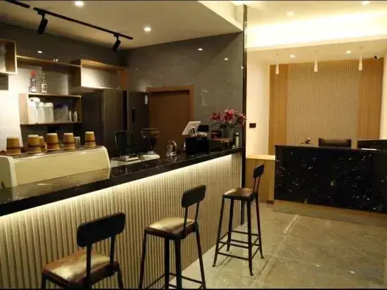Mojiang Harbour Inn